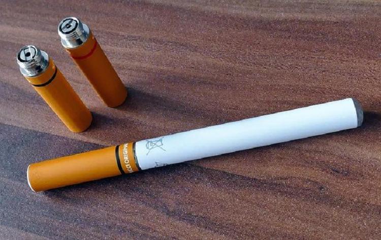 加烟油的电子烟有害吗_虎鲸电子烟评测_小战神2电子烟评测